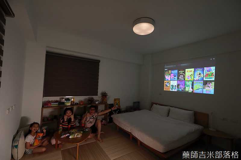 家電 Popin Aladdin智能投影燈 節省空間 短距離可投影大畫面 內建harman Kardon喇叭音質好 支援airplay可投影apple手機 Momo好物開箱部落格